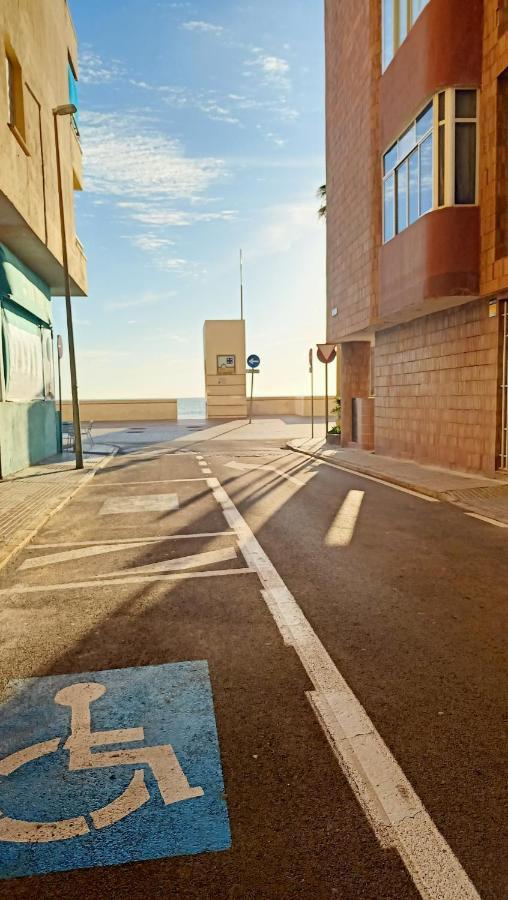 Apartamento Posidonia Free Parking Cádiz Exteriér fotografie